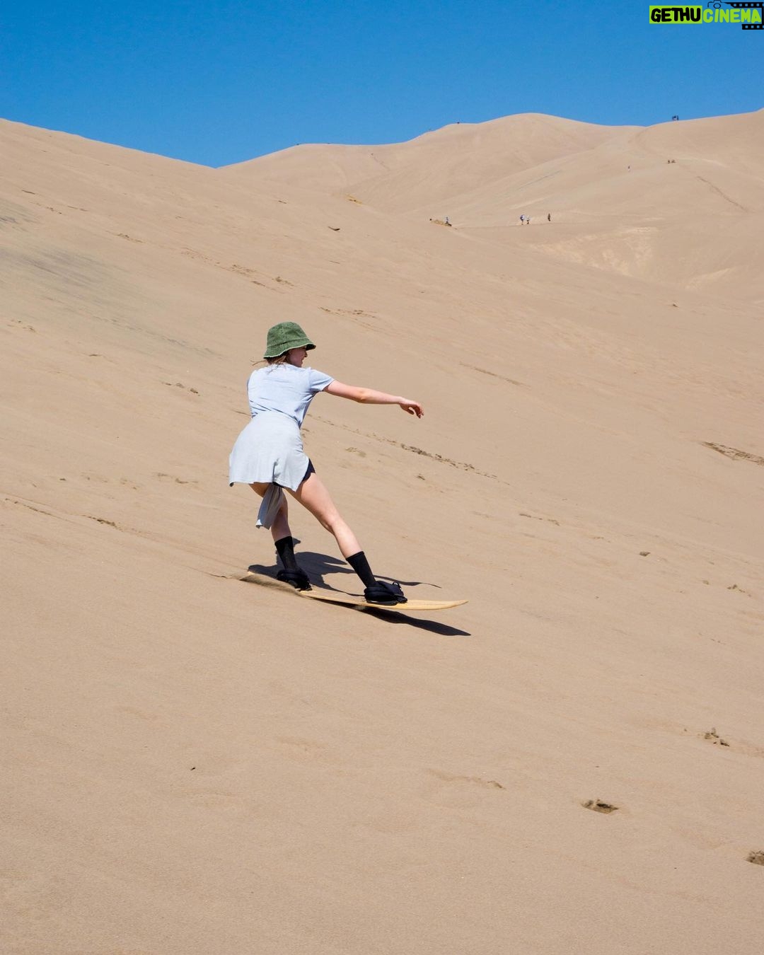 Emma Myers Instagram - Older sister took these pictures of us sand surfing a while ago