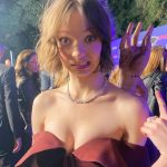 Emma Myers Instagram - AH! There’s some(thing) on my shoulder
