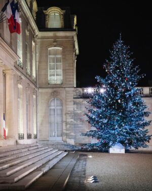Emmanuel Macron Instagram - Bonnes fêtes à tous et joyeux Noël à nos compatriotes qui s’apprêtent à le célébrer.