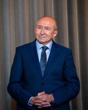 Emmanuel Macron Instagram - Gérard Collomb est mort. Il fut le digne successeur d’Édouard Herriot. Les Lyonnais sont orphelins et je partage leur chagrin.