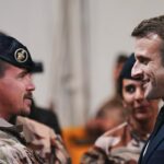 Emmanuel Macron Instagram – Immense fierté d’être à vos côtés, de vous témoigner la reconnaissance de la Nation et vous dire en son nom qu’elle sait que vos familles vous manquent. Elle sait vos sacrifices, votre courage, votre honneur.

Soldats, marins, aviateurs,

Merci infiniment. Jordanie