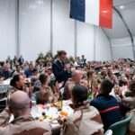Emmanuel Macron Instagram – Immense fierté d’être à vos côtés, de vous témoigner la reconnaissance de la Nation et vous dire en son nom qu’elle sait que vos familles vous manquent. Elle sait vos sacrifices, votre courage, votre honneur.

Soldats, marins, aviateurs,

Merci infiniment. Jordanie