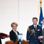 Emmanuel Macron Instagram - À nouveau, un immense merci à vous tous, Maires de France. Une décentralisation réelle et audacieuse, une déconcentration pour recréer de la simplicité, plus de clarté sur les moyens financiers et un vrai statut de l'élu : voilà nos grands objectifs pour l’année qui vient.