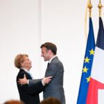 Emmanuel Macron Instagram - À nouveau, un immense merci à vous tous, Maires de France. Une décentralisation réelle et audacieuse, une déconcentration pour recréer de la simplicité, plus de clarté sur les moyens financiers et un vrai statut de l'élu : voilà nos grands objectifs pour l’année qui vient.
