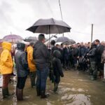 Emmanuel Macron Instagram - À nos compatriotes touchés par les inondations : l’État sera à vos côtés aussi longtemps que nécessaire. Nous reconnaissons l’état de catastrophe naturelle et mobilisons un fonds de soutien exceptionnel pour les collectivités et les agriculteurs. Restons prudents et solidaires. Pas-de-Calais