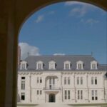 Emmanuel Macron Instagram - Ici, au Château de Villers-Cotterêts, par son ordonnance sur la langue française, François Ier nous rassembla comme Nation. Ce lieu d’Histoire et de culture devait renaître. Je m’étais engagé à le restaurer, à en faire la Cité internationale de la langue française. Nous y sommes !
