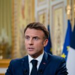 Emmanuel Macron Instagram – Restons unis.
Ne cédons rien face à toute forme de haine.