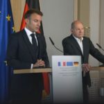 Emmanuel Macron Instagram – Nous devons lutter de manière intraitable contre le terrorisme, mais ne pas confondre cette lutte avec le droit humanitaire aux populations civiles. Hamburg, Germany