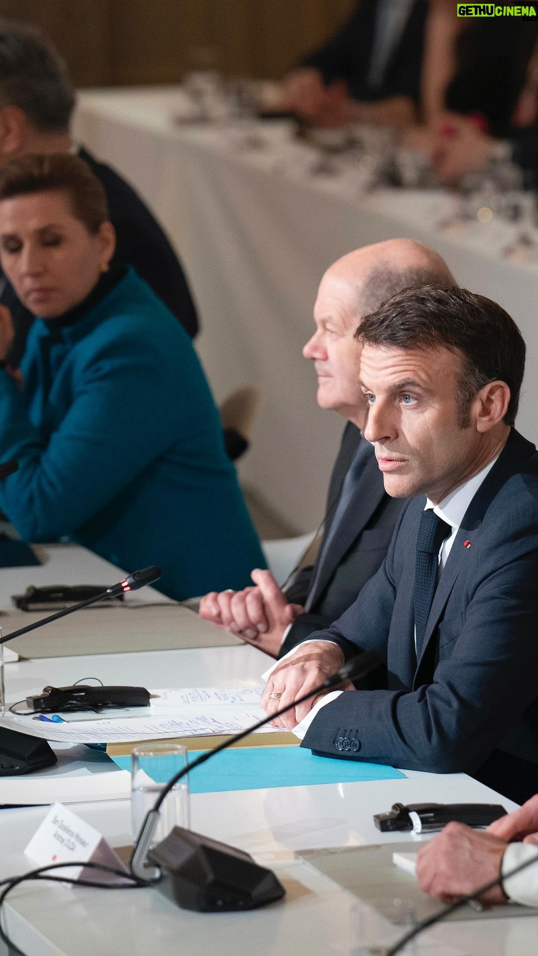 Emmanuel Macron Instagram - C’est sur notre continent que se déroule cette guerre. Ce qui se joue, c’est notre sécurité comme Européens, c’est notre avenir.