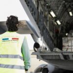 Emmanuel Macron Instagram - 75 tonnes de fret, 10 ambulances, des rations alimentaires, 300 tentes : la France et le Qatar ont affrété une nouvelle aide humanitaire et médicale, arrivée hier à Al Arish en Égypte. Destination : les populations de Gaza.
