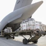 Emmanuel Macron Instagram - 75 tonnes de fret, 10 ambulances, des rations alimentaires, 300 tentes : la France et le Qatar ont affrété une nouvelle aide humanitaire et médicale, arrivée hier à Al Arish en Égypte. Destination : les populations de Gaza.