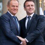 Emmanuel Macron Instagram – Cieszę się, że mogę Cię gościć, drogi @DonaldTusk. Heureux de t’accueillir, cher Donald Tusk.

To Twoja pierwsza wizyta po objęciu stanowiska premiera, która wyznacza nowy rozdział w naszych stosunkach z Polską. Kontynuujmy współpracę na rzecz bezpieczeństwa i suwerenności Europy.

Première visite après ton investiture en tant que Premier ministre, c’est une page nouvelle de notre relation qui s’ouvre avec la Pologne. Continuons à œuvrer ensemble pour la sécurité et la souveraineté de l’Europe.