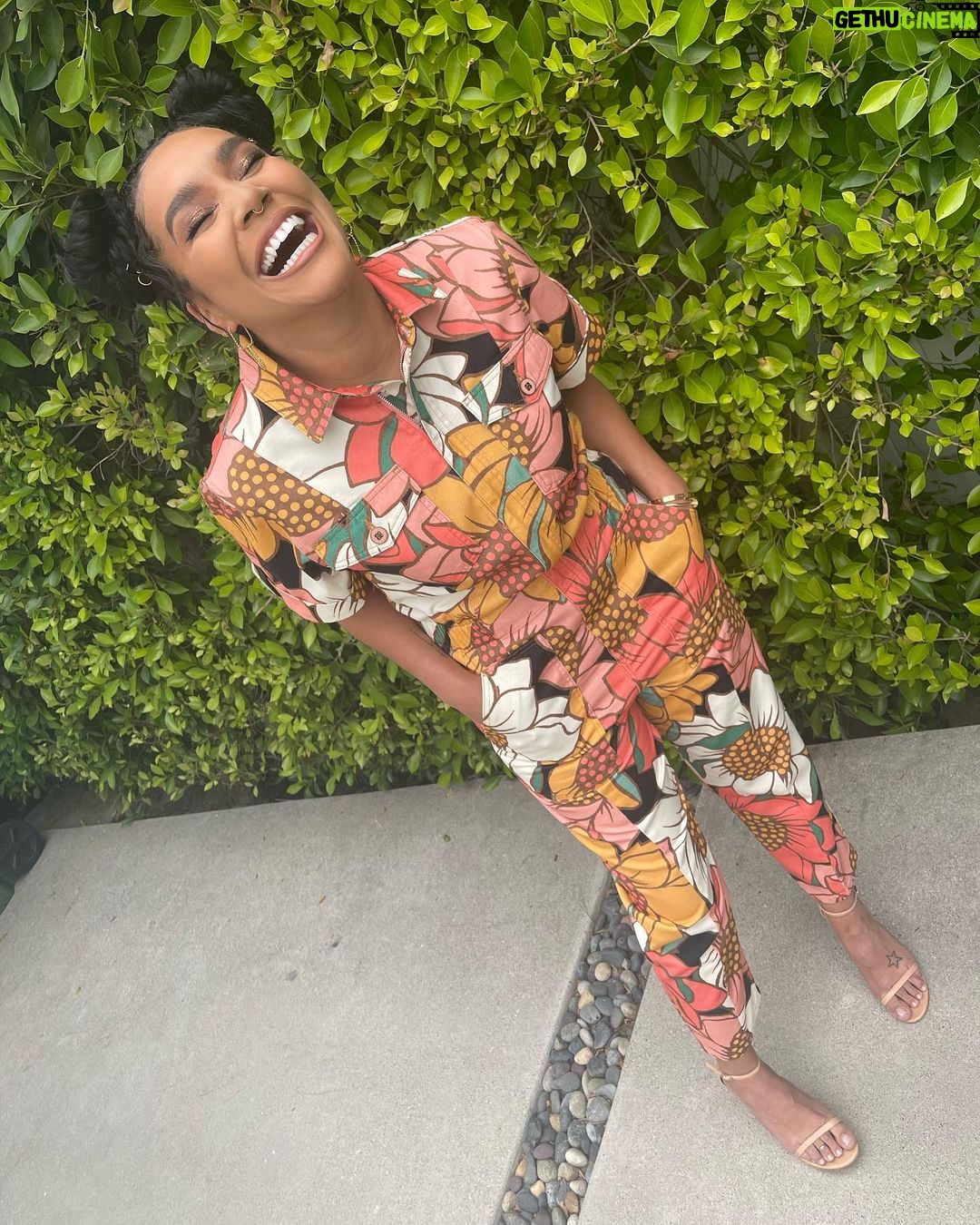 Emmy Raver-Lampman Instagram - II ✌🏽 II Los Angeles, California