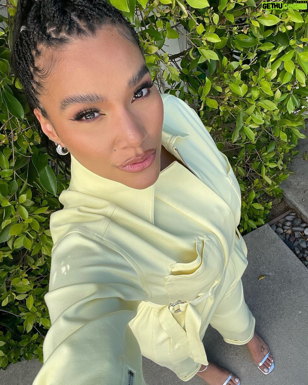 Emmy Raver-Lampman Instagram - II ☂️ II Los Angeles, California
