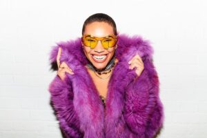 Emmy Raver-Lampman Instagram - II FAUX. FUR. II ⠀
⠀
 ⠀
Photo: @mattbarnesphoto 
Styling: @marcandrewsmith 
MakeUp: @summerogrady 
Hair: @iamaraxilindsey