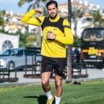 Emre Can Instagram - Working hard 💪 #weCan #EC23 Dama de Noche Puerto Banus
