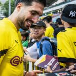Emre Can Instagram – Always great meeting you guys from around the world! We are blessed with your support 🙏⚫️🟡 #weCan Singapore