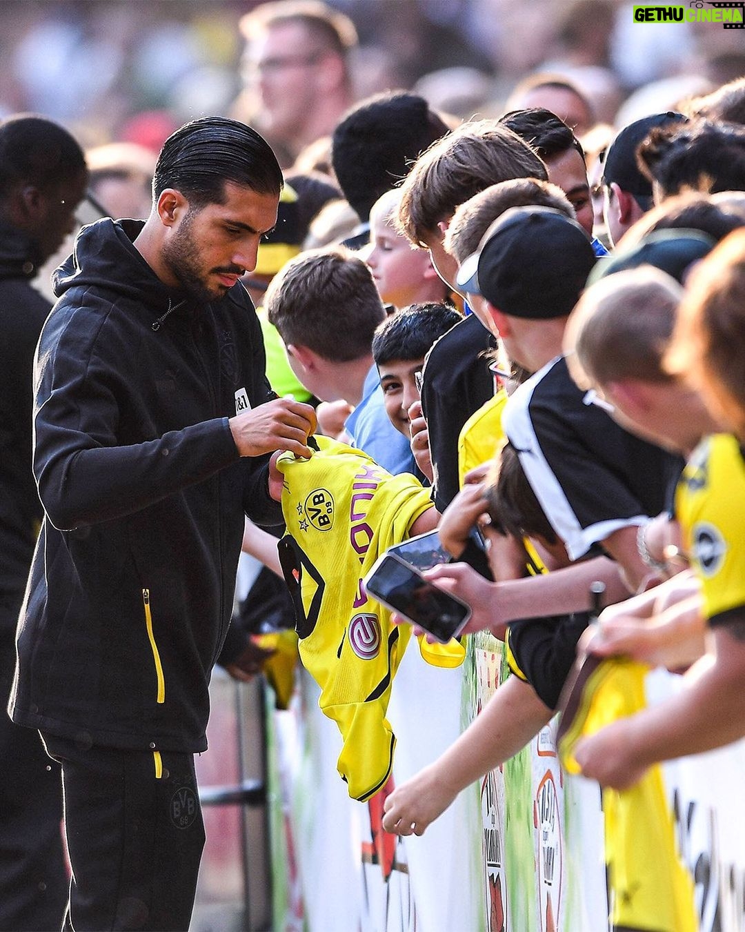 Emre Can Instagram - Great to see you all again 🖤💛 Can't wait to be back on the pitch #EC23