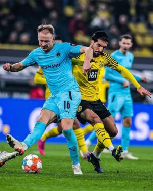 Emre Can Instagram - Back to winning ways 💪
Vielen Dank an die Fans im Stadion für den Support bei unserem letzten Heimspiel im 2021. Sehen uns nächstes Jahr ⚫️🟡 #EC23 #weCan