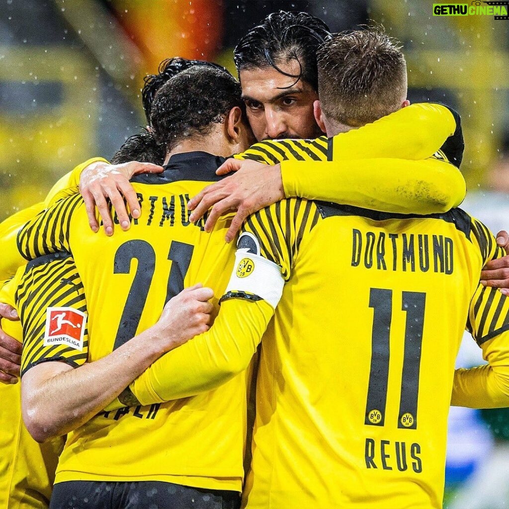 Emre Can Instagram - The only reaction our fans deserved today 👊 Let’s keep this momentum going and give it our all on Thursday. Never stop believing! #EC23 #weCan SIGNAL IDUNA PARK