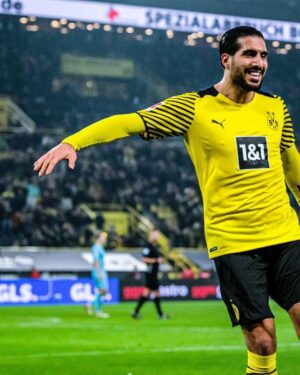 Emre Can Instagram - Back to winning ways 💪
Vielen Dank an die Fans im Stadion für den Support bei unserem letzten Heimspiel im 2021. Sehen uns nächstes Jahr ⚫️🟡 #EC23 #weCan