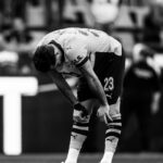 Emre Can Instagram - Ich habe mir Zeit genommen, um über die Enttäuschung vom Samstag nachzudenken. Der Schmerz, in den letzten Momenten, bleibt immer noch bestehen, aber mitten drin des Kummers bin ich überwältigt von Dankbarkeit für unsere unglaublichen Fans. Eure unerschütterliche Unterstützung während dieser Achterbahnfahrt war geradezu bemerkenswert. In Momenten wie diesen wird unsere Bindung stärker, und ich fühle mich geehrt, euch an unserer Seite zu haben. Vielen Dank, dass ihr die treibende Kraft hinter unserem unermüdlichen Streben nach Ruhm seid. Wir werden uns neu formieren, uns neu konzentrieren und noch entschlossener zurückkommen. Bis zur nächsten Saison. Heja BVB 🖤💛 SIGNAL IDUNA PARK