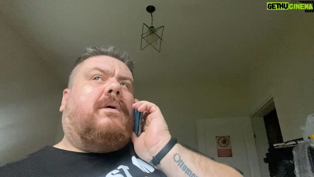Emre Mutlu Instagram - Telefondan teşhis koyan Covid Uzmanı model