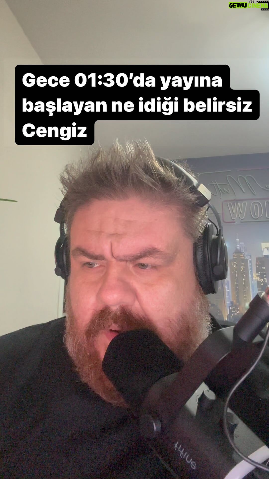 Emre Mutlu - 37.2K Likes - Gece 01:30’da yayına başlayan ne idiği belirsiz radyocu kasvet Cengiz