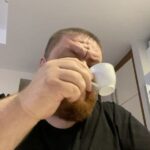 Emre Mutlu Instagram – 2 gram kabuk tarçınla Beslenme uzmanına dönüşen model.