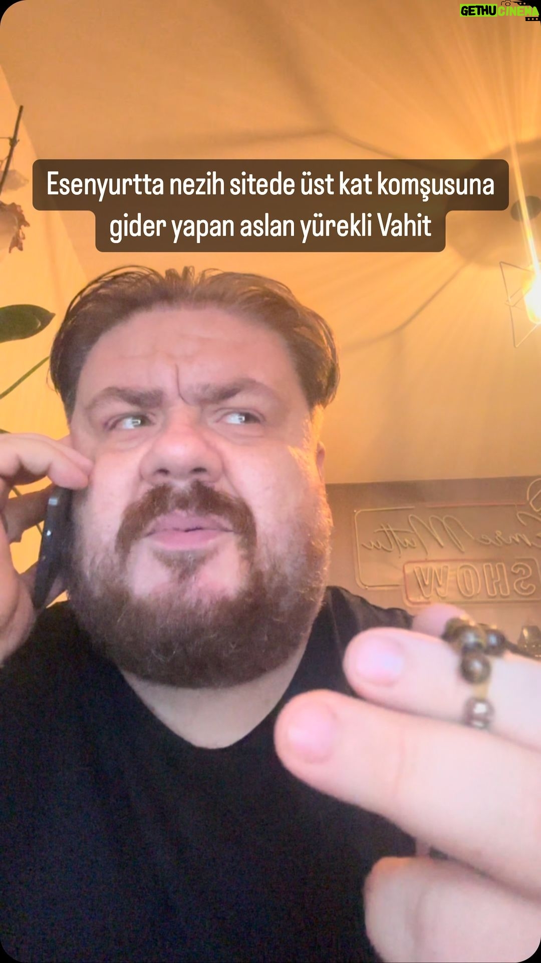 Emre Mutlu - 78.2K Likes - Esenyurtta nezih sitede üst kat komşusuna gider yapan aslan yürekli Vahit