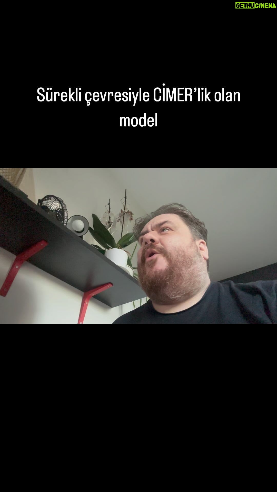 Emre Mutlu - 22.9K Likes - Sürekli çevresiyle CİMER’lik olan model.