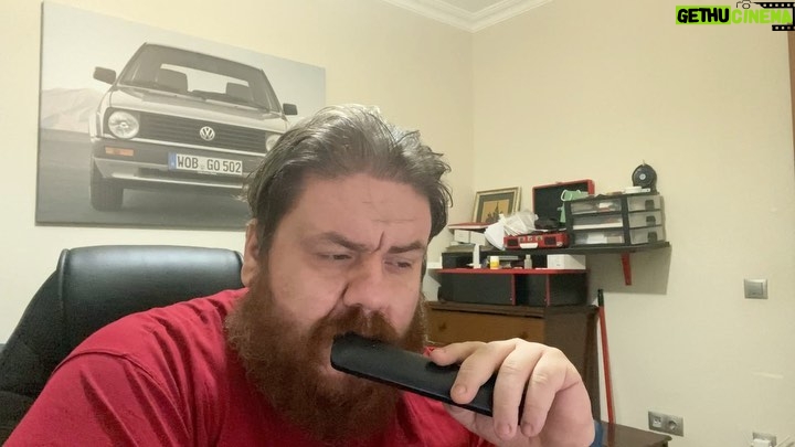 Emre Mutlu Instagram - Sefaköydeki evinden Bill gates’le uğraşan adam gibi adam!
