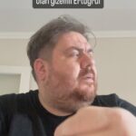 Emre Mutlu Instagram - Emniyetle, trafik şubeyle arası çok iyi olan gizemli Ertuğrul. W/ @burakkaydinnnnn