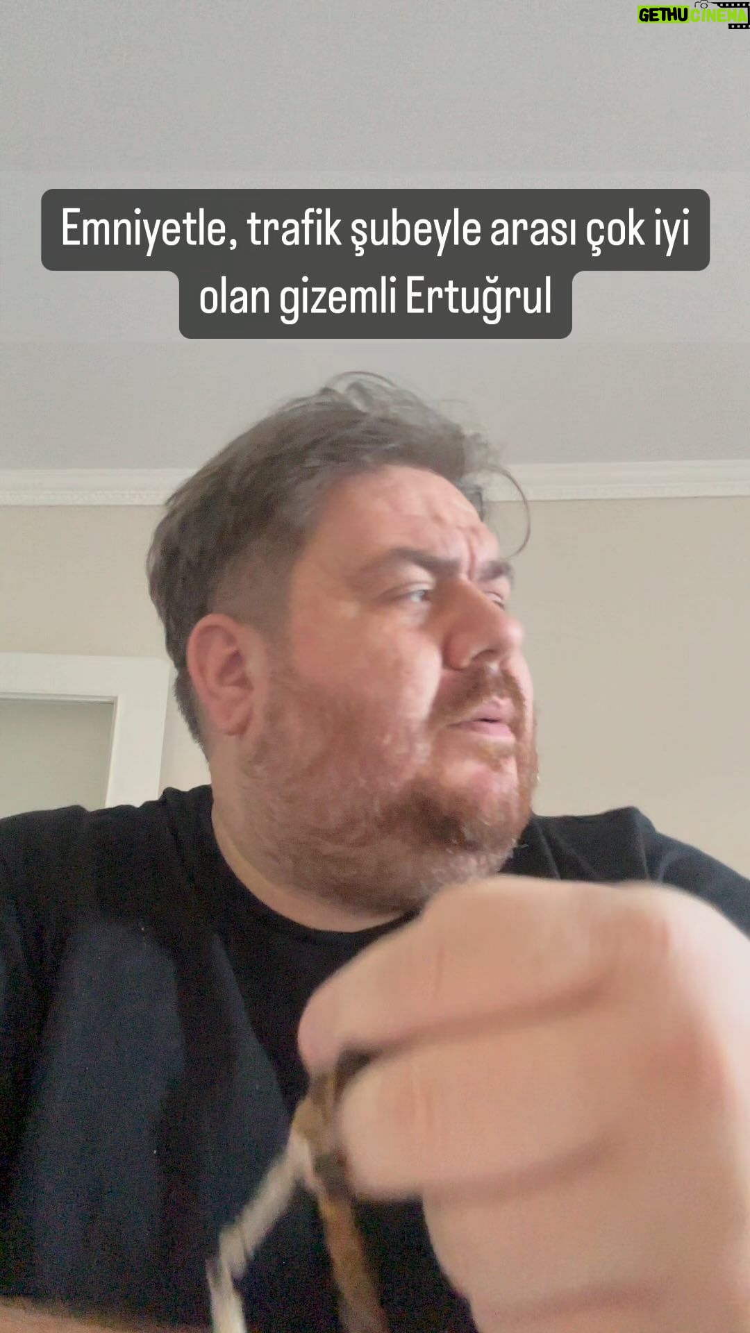 Emre Mutlu - 69.3K Likes - Emniyetle, trafik şubeyle arası çok iyi olan gizemli Ertuğrul.
W/ @burakkaydinnnnn