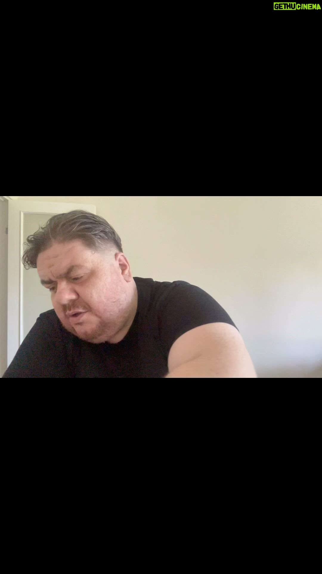 Emre Mutlu - 28K Likes - Aktığımız Alemlerde partilediğimiz sanılırken agalarla evde max etkinliğimiz