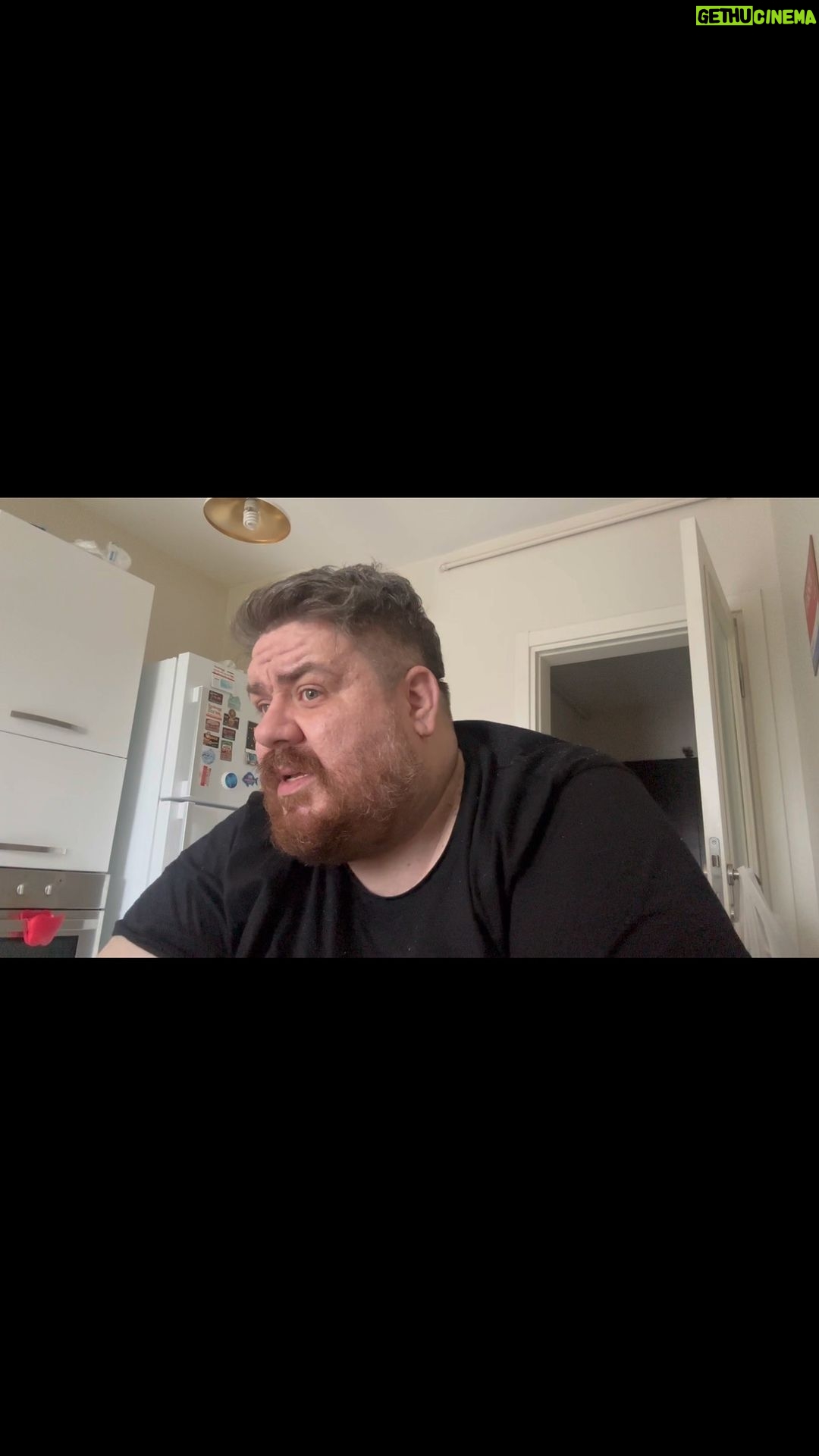 Emre Mutlu - 16.7K Likes - Sinyalizasyon işlerinden sorumlu seçim fırıldağı