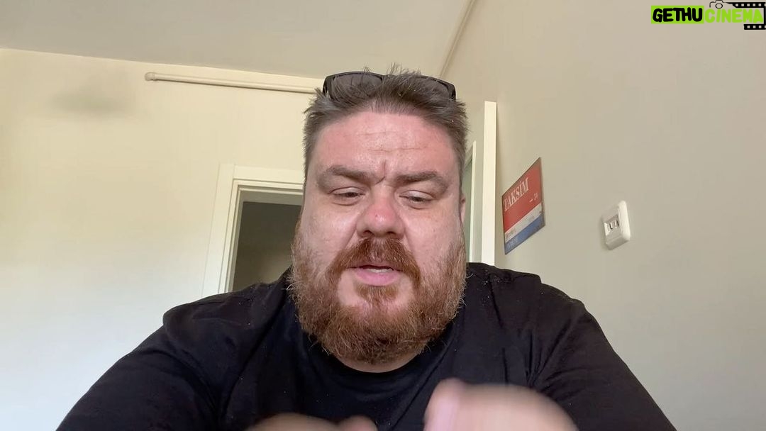 Emre Mutlu Instagram - Kendi mesleği hariç tüm meslekleri kakalayan model