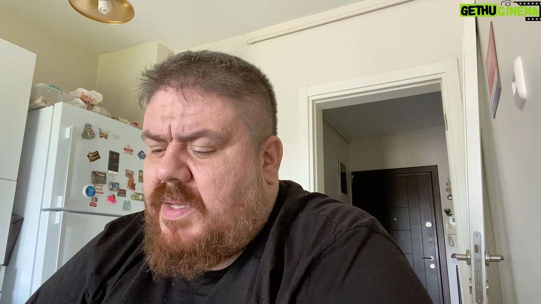 Emre Mutlu Instagram - Çok sağlam çevresi olan eski özel güvenlik Cemkut.