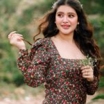 Ena Saha Instagram – Happy galentines day to all my girlies out there…..

Photo:- @abhinaskarphotography 
Video:- @argha_giri 
Creative Designer:- @_rimi24_ 
Hairstylist:- @debashree_nandy 

#enasaha #photooftheday #photoshoot #actress #brown #dress #trending #statement #tollywood #tollywoodonline #outfitoftheday #actorslife #home #sunset #light #explorepage #explore #t2puparazzi