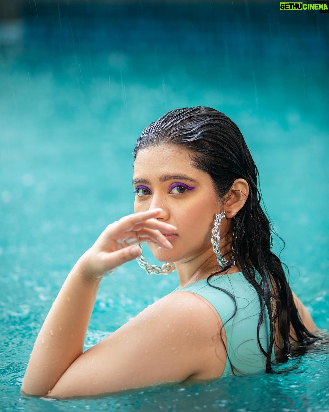 Ena Saha Instagram - Under the stars ✨ #enasaha #photooftheday #photoshoot #actress #brown #dress #trending #statement #tollywood #tollywoodonline #outfitoftheday #actorslife #home #sunset #light #explorepage #explore #t2puparazzi