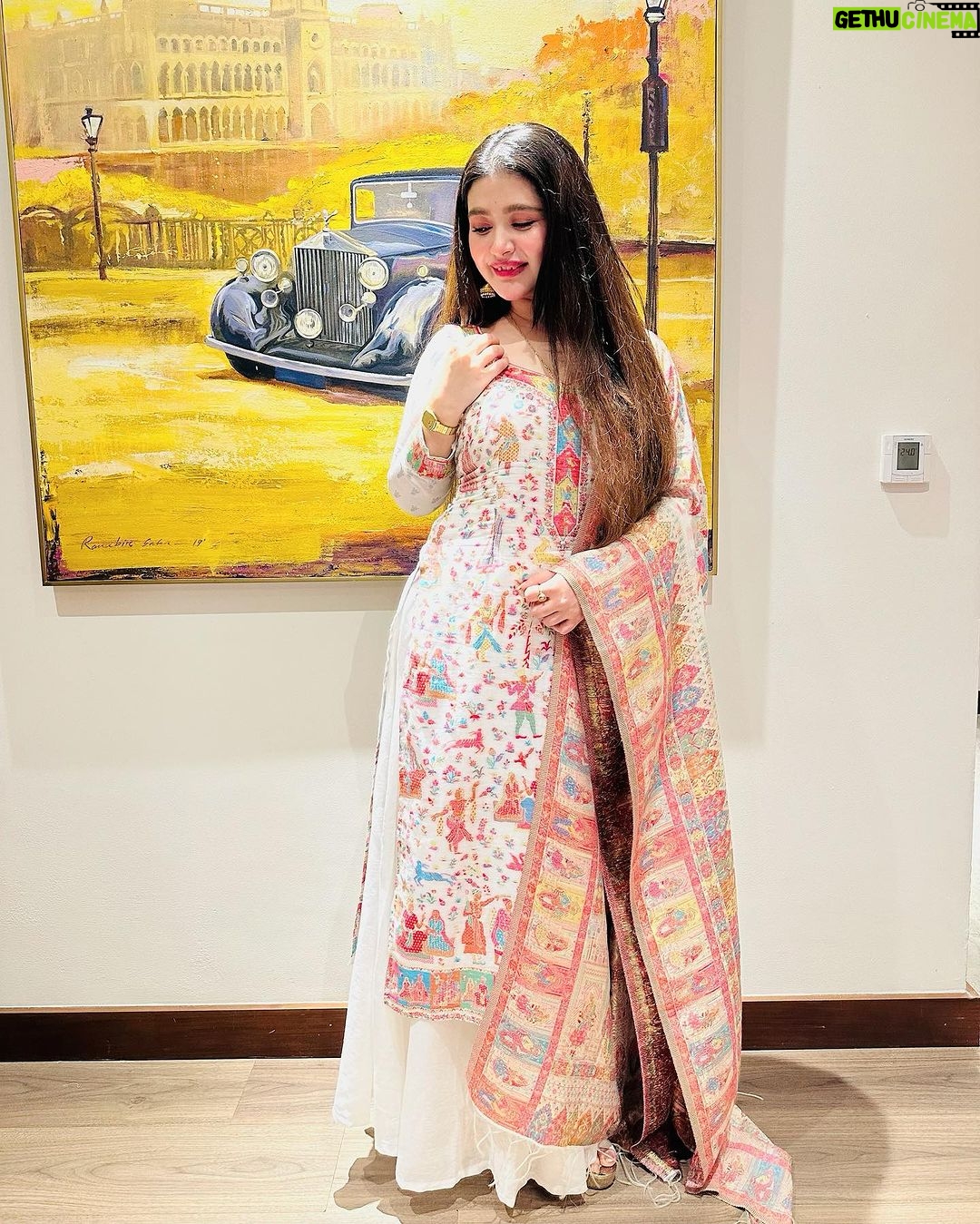 Ena Saha Instagram - Satisfaction lies in the effort, not in the attainment, full effort is full victory. Mahatma Gandhi 📸 @_rimi24_