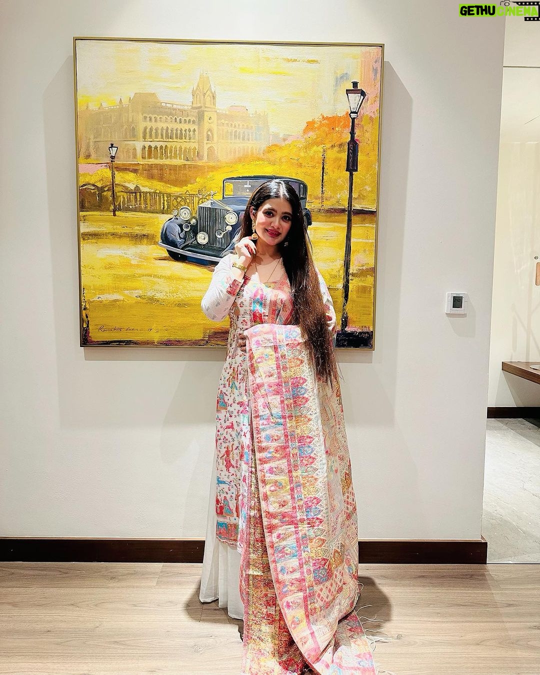 Ena Saha Instagram - Satisfaction lies in the effort, not in the attainment, full effort is full victory. Mahatma Gandhi 📸 @_rimi24_