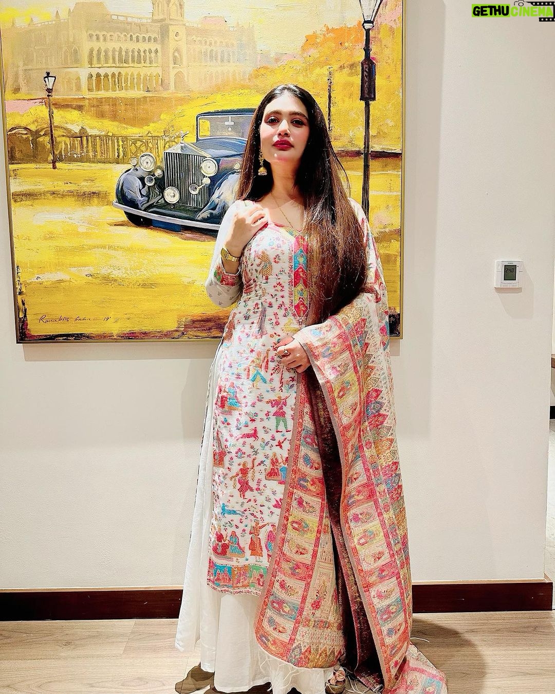 Ena Saha Instagram - Satisfaction lies in the effort, not in the attainment, full effort is full victory. Mahatma Gandhi 📸 @_rimi24_