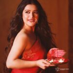 Ena Saha Instagram - The alluring @ena1996gemini Makeup artist @brushofpritam Hair stylist @abinashbhowmick_official Stylist @kiara_sen111 Camera Canon R5 Lens Canon 70-200 2.8 #VibeWithCanon #canWithCanon #TathagataGhoshPhotography #DurgaPujo @canonindia_official @visheshmagoo @surreal.frames @debmalyasarkar2004 @djayanta2 @deepon9