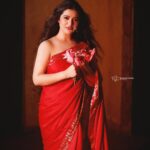 Ena Saha Instagram - The alluring @ena1996gemini Makeup artist @brushofpritam Hair stylist @abinashbhowmick_official Stylist @kiara_sen111 Camera Canon R5 Lens Canon 70-200 2.8 #VibeWithCanon #canWithCanon #TathagataGhoshPhotography #DurgaPujo @canonindia_official @visheshmagoo @surreal.frames @debmalyasarkar2004 @djayanta2 @deepon9