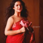 Ena Saha Instagram - The alluring @ena1996gemini Makeup artist @brushofpritam Hair stylist @abinashbhowmick_official Stylist @kiara_sen111 Camera Canon R5 Lens Canon 70-200 2.8 #VibeWithCanon #canWithCanon #TathagataGhoshPhotography #DurgaPujo @canonindia_official @visheshmagoo @surreal.frames @debmalyasarkar2004 @djayanta2 @deepon9