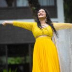 Ena Saha Instagram – Just another in my yellow world

#enasaha #photooftheday #photoshoot #actress #brown #dress #trending #statement #tollywood #tollywoodonline #outfitoftheday #actorslife #home #sunset #light #explorepage #explore #t2puparazzi #yellowdress💛