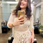 Ena Saha Instagram - Mirror is my best friend and money is my true love #moneymonday #selflove #happiness #smile #enasaha #life #explore #happymind #happysoul
