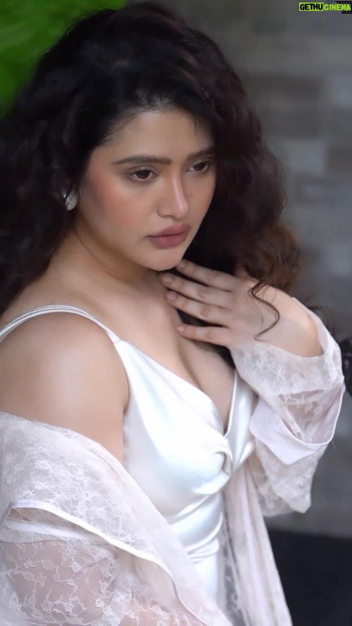 Ena Saha Instagram - In love with my aura. #enasaha #photooftheday #photoshoot #actress #white #dress #trending #statement #tollywood #tollywoodonline #outfitoftheday #actorslife #home #sunset #light #explorepage #explore #nationalpuppyday #t2puparazzi