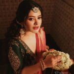Ena Saha Instagram – শুভ ষষ্ঠী সবাইকে ।

#enasaha #photooftheday #photoshoot #actress #brown #dress #trending #statement #tollywood #tollywoodonline #outfitoftheday #actorslife #home #sunset #light #explorepage #explore #t2puparazzi #subhosashti #pujolook